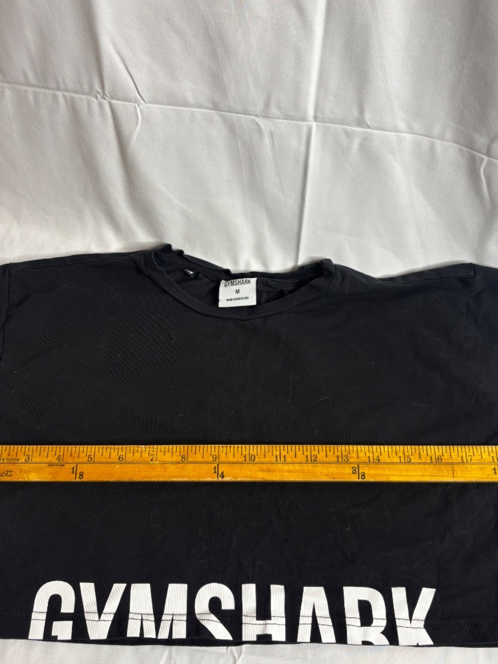 Gymshark Crop Top Womens Medium Black Workout Boxy Fit Logo Fraction Cropped - Picture 2 of 6
